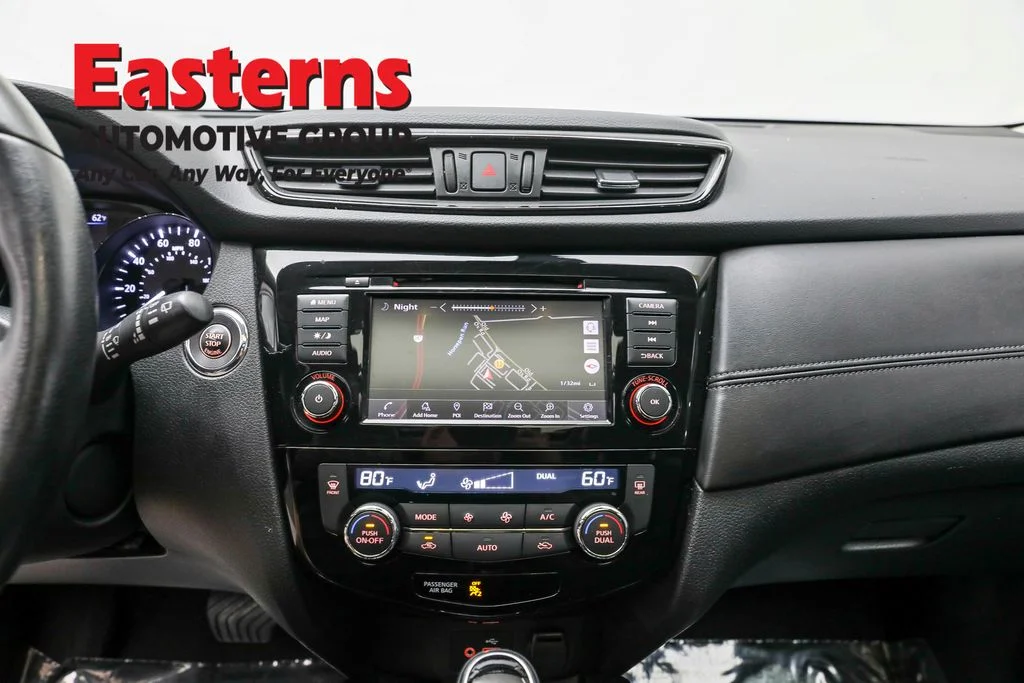 Used 2019 Gray Nissan SL image 12