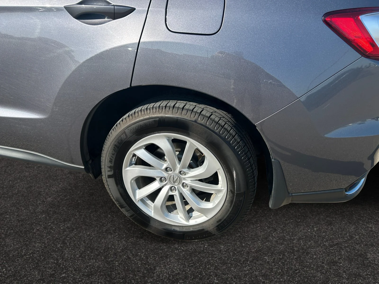 Used 2018 Gray Acura Tech AWD image 9