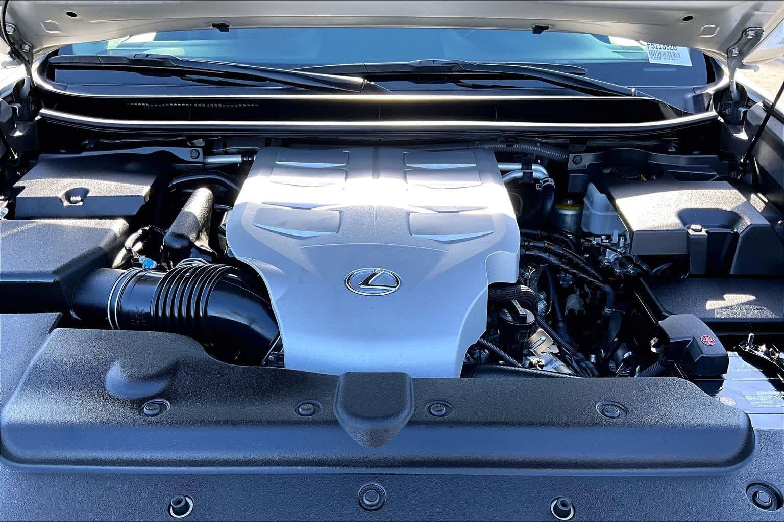 Used 2015 Silver Lining Metallic Lexus  image 30