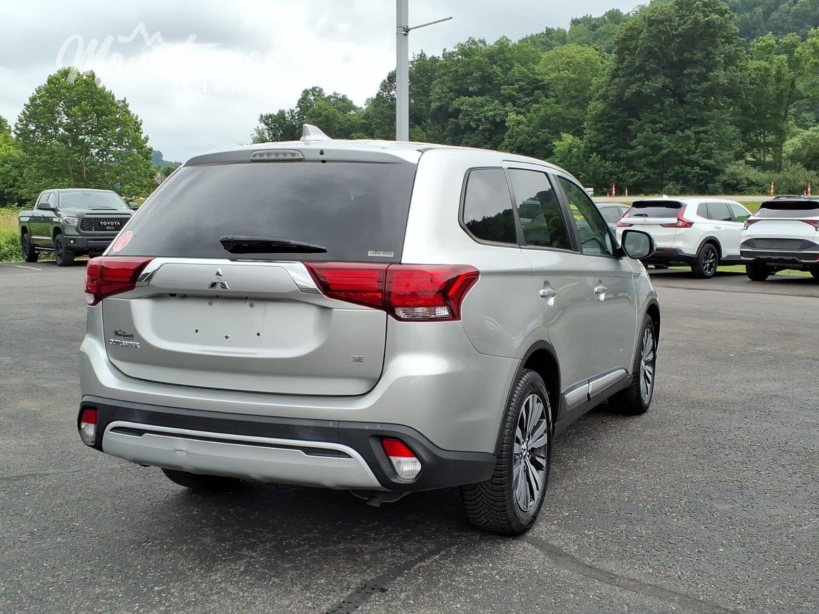 Used 2020 Alloy Silver Metallic Mitsubishi SE image 6