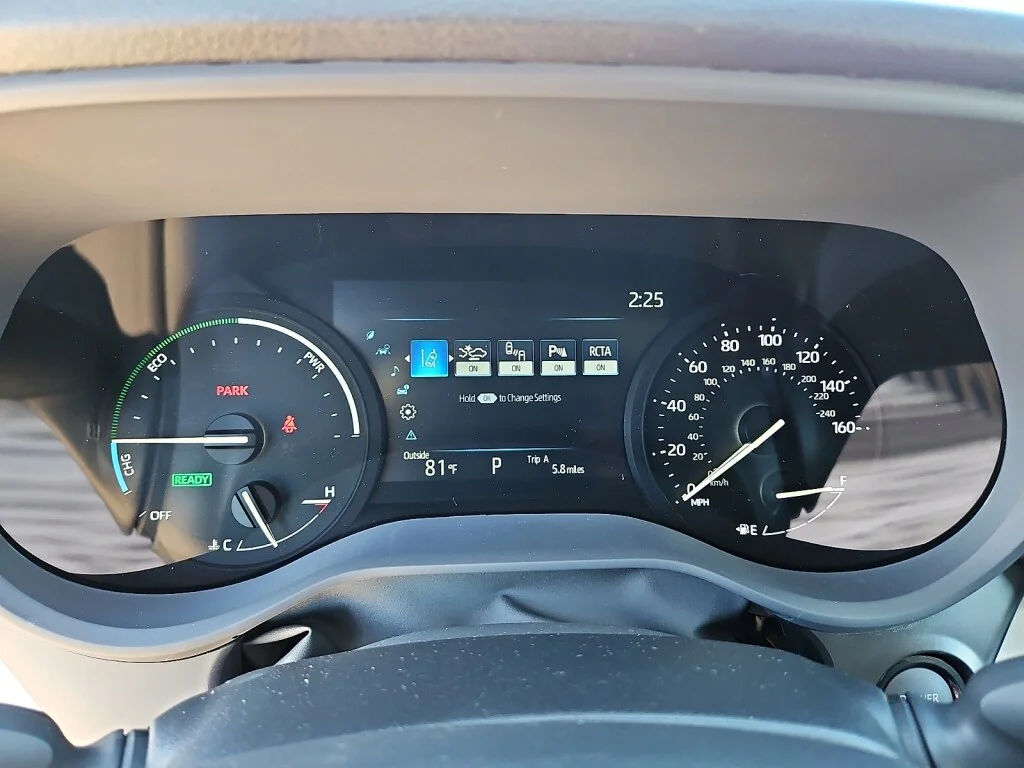 New 2026 Wind Chill Pear Toyota XLE 8 Passenger image 9