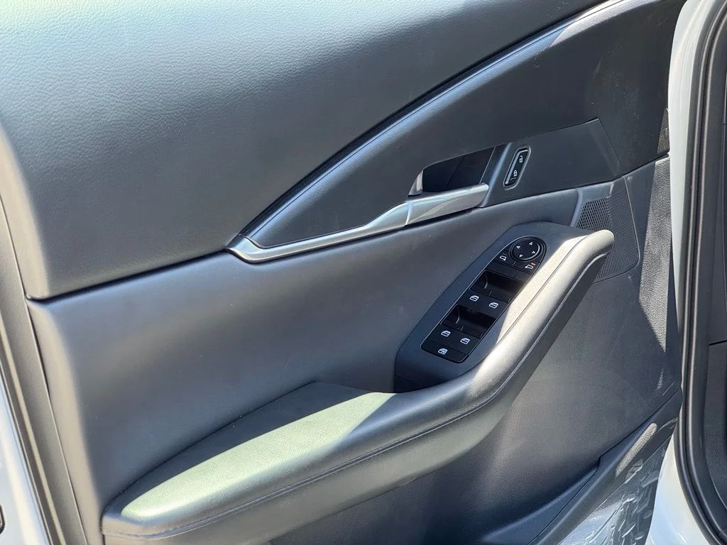 New 2026 White Mazda 2.5 S Select Sport image 9