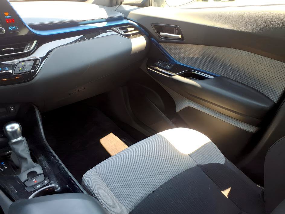 Used 2019 Blizzard Pearl Toyota XLE image 26