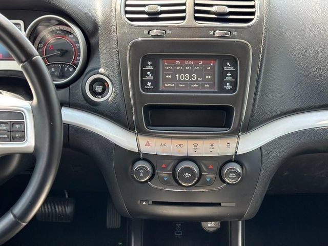 Used 2019 Gray Dodge SE image 14