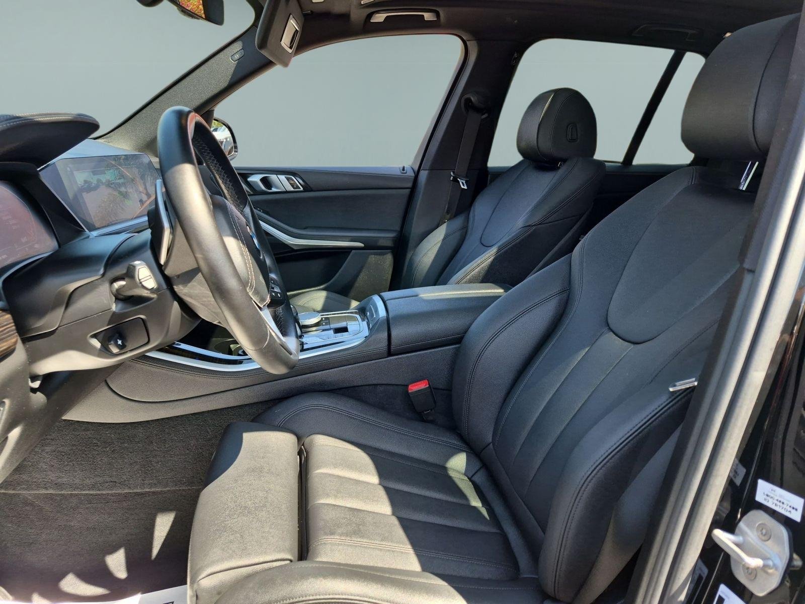 Used 2020 Black BMW xDrive40i image 19