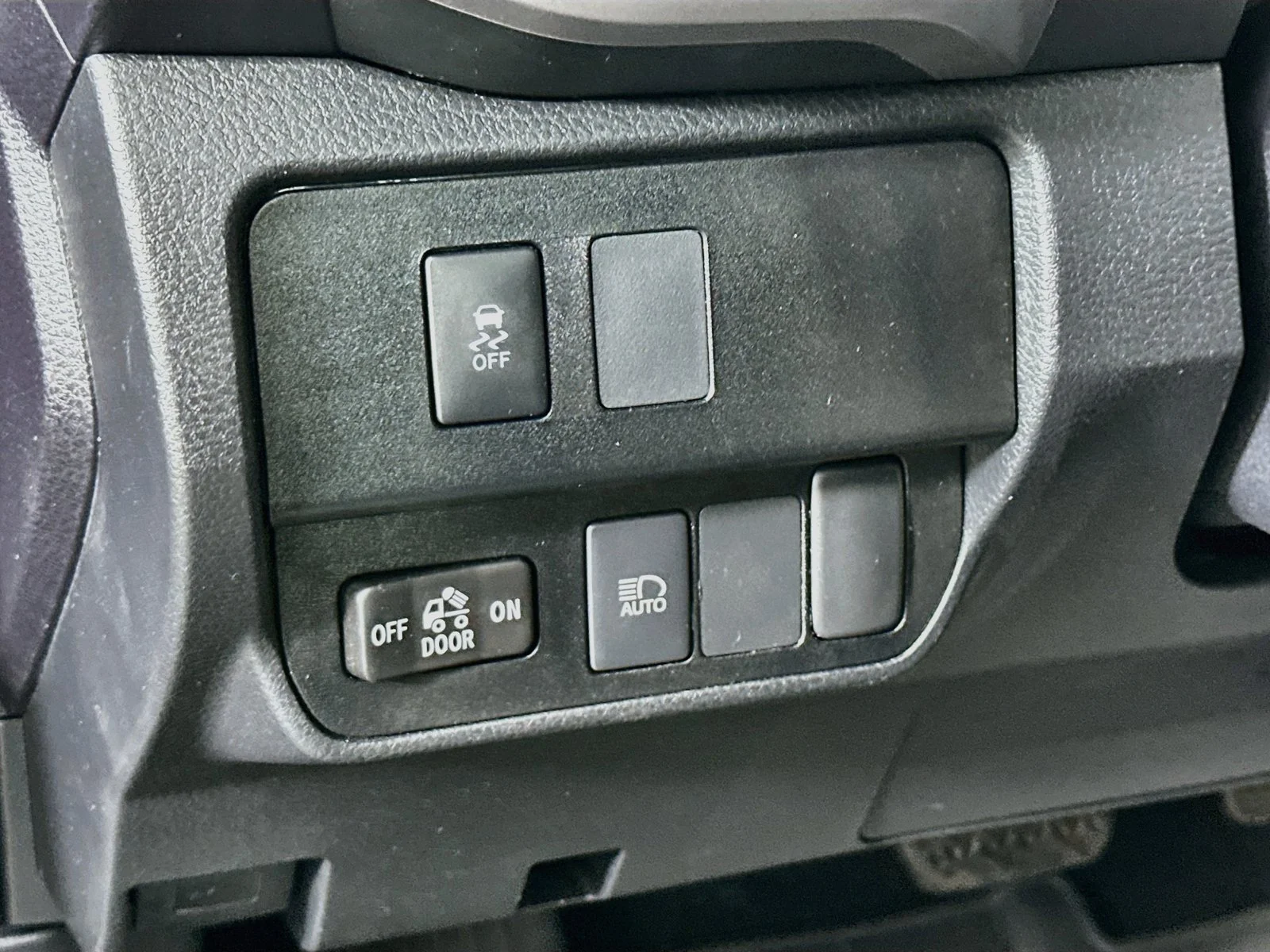 Certified Used 2022 Blue Toyota SR5 image 10