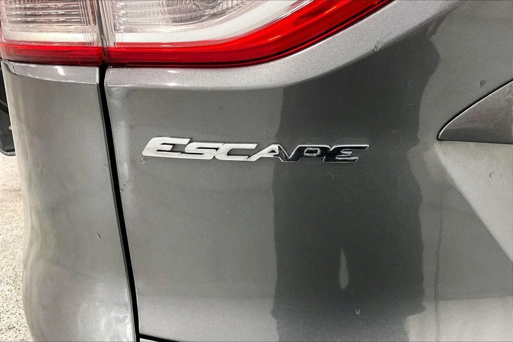 Used 2014 Gray Ford SE image 7