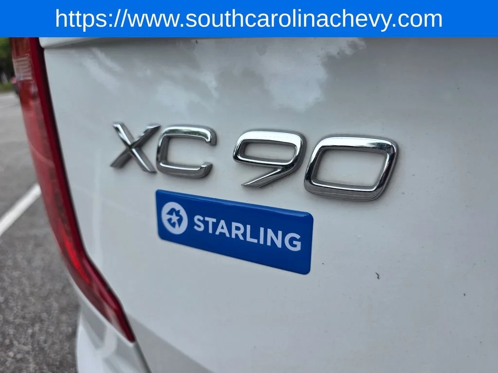 Used 2019 White Volvo T5 Momentum image 39