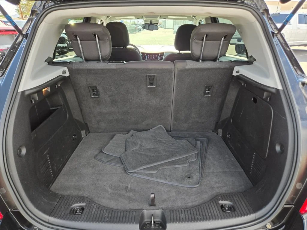 Used 2020 MOSAIC BLACK METALLIC Chevrolet LS image 12