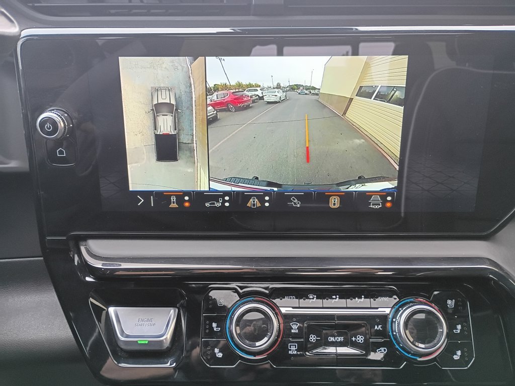 Used 2025 White GMC AT4X image 24