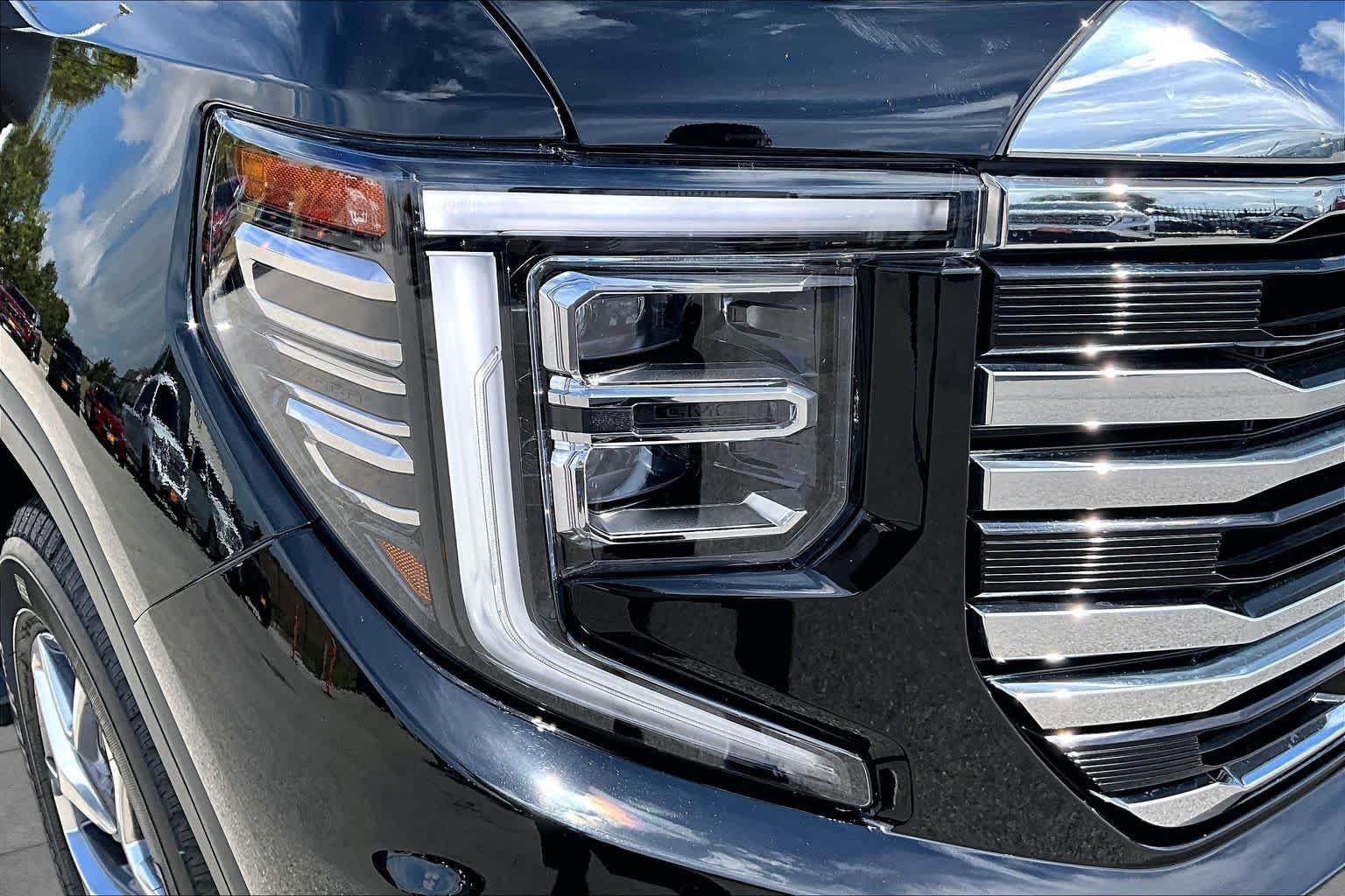 Used 2023 Onyx Black GMC SLT image 27