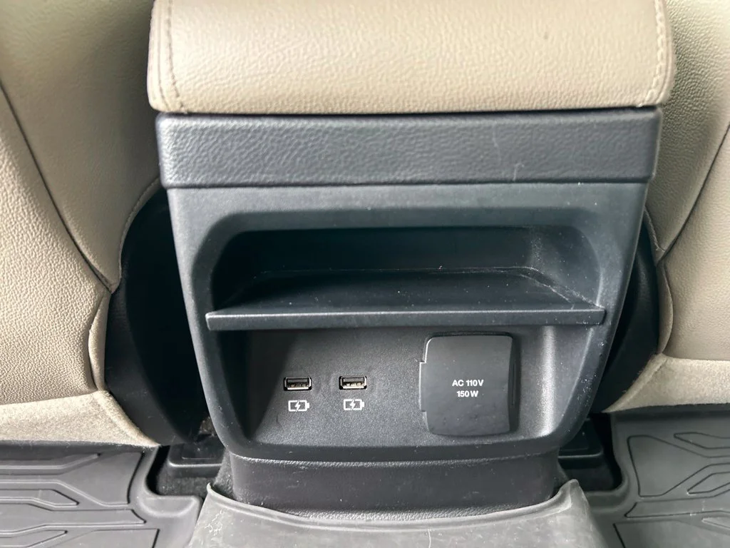 Used 2019 White Ford Lariat image 28
