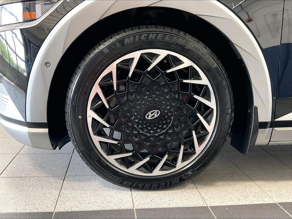 Used 2024 Black Hyundai Limited image 7