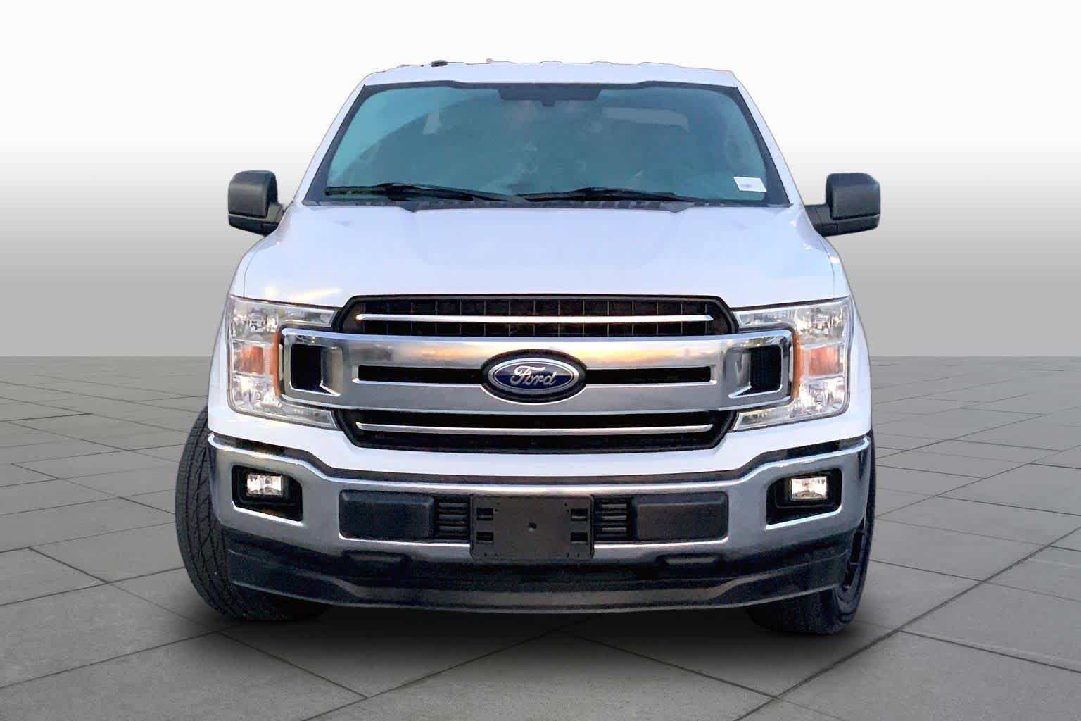 Used 2018 Oxford White Ford XLT image 4