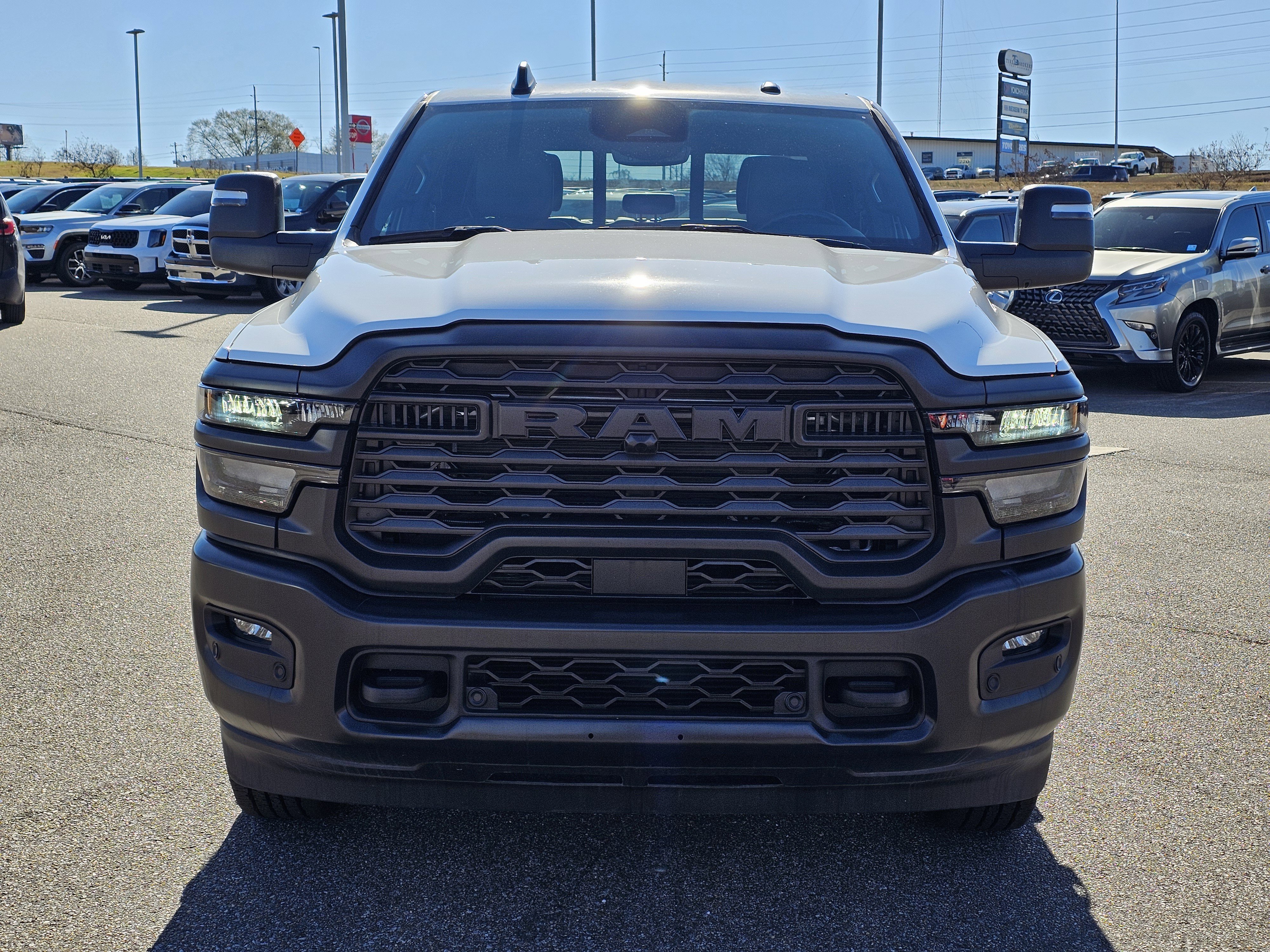 2025 RAM 2500 Tradesman - Photo 2
