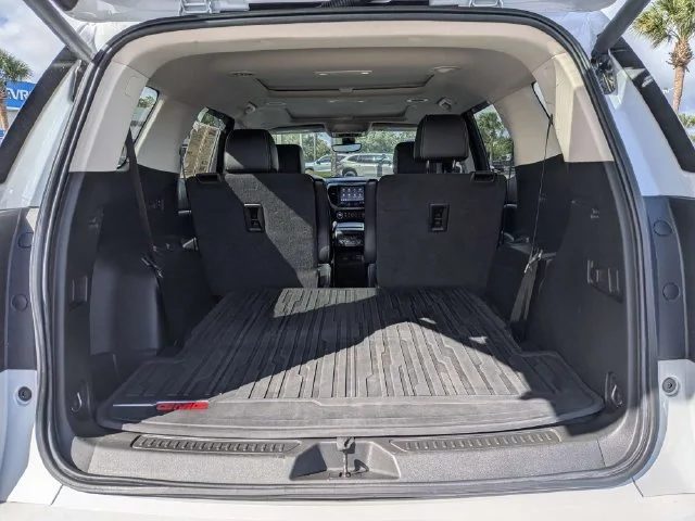 Used 2021 WHITE FROST TRICOAT GMC Denali image 12