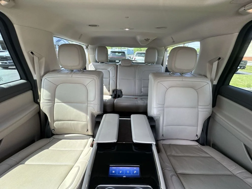 Used 2024 Blue Lincoln Reserve image 23
