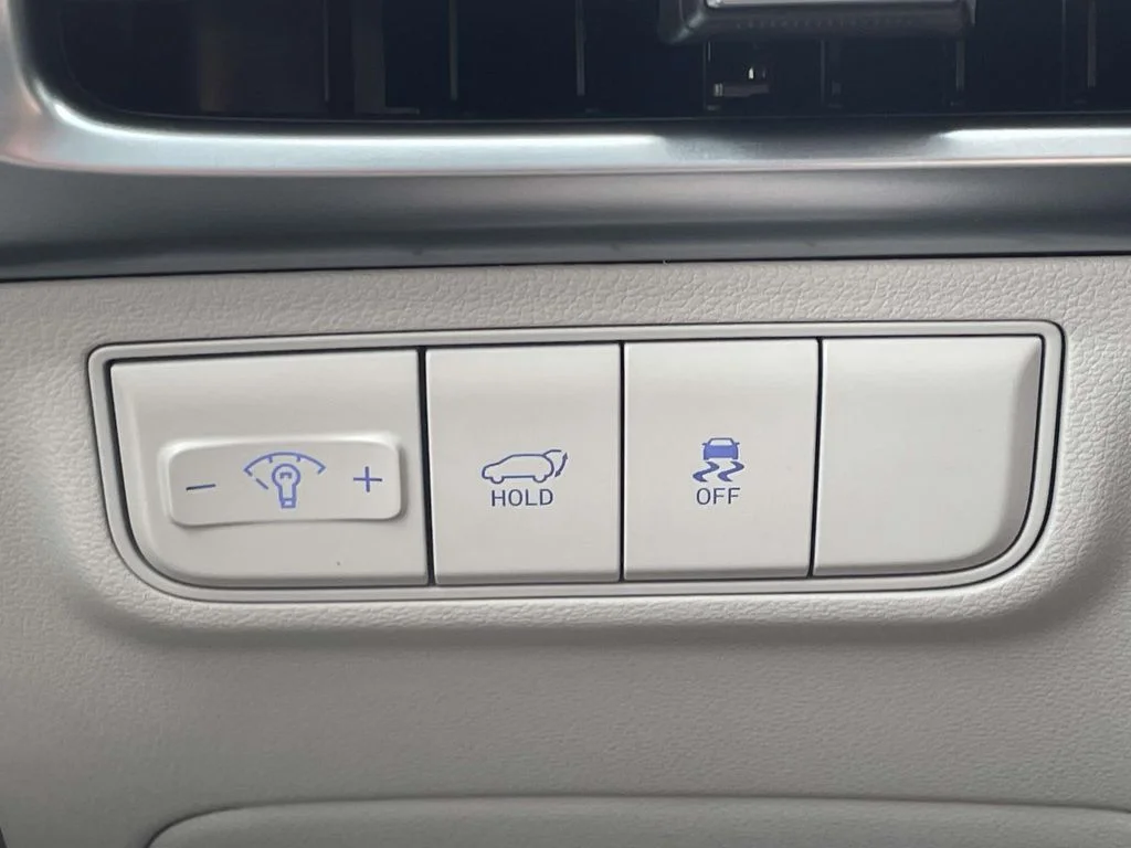 New 2026 Silver Hyundai SEL Plus image 19