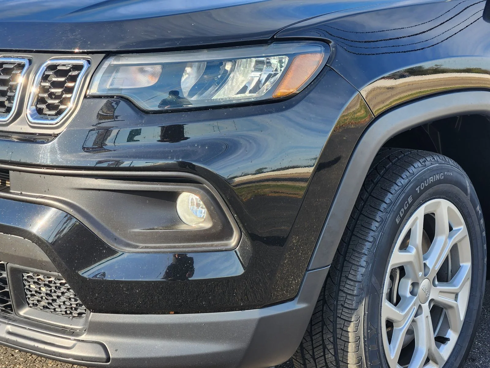 Used 2024 Black Jeep Latitude image 8