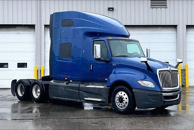 Pre-Owned 2022 International LT625 6x4 Sleeper