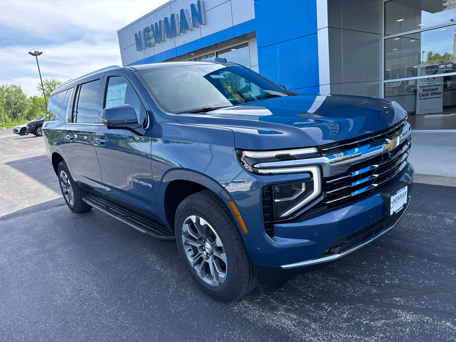 2026 Chevrolet Suburban LT 4WD's photo