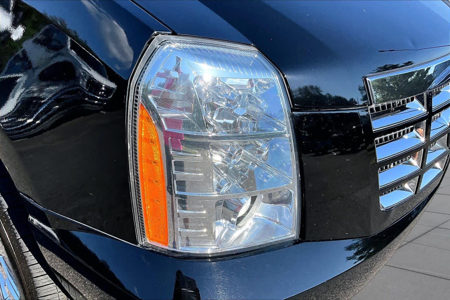 Used 2013 Black Raven Cadillac Luxury image 26