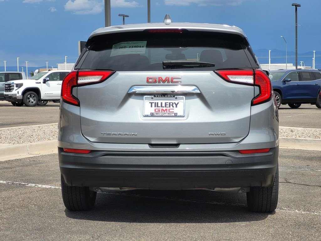 Used 2024 Sterling Metallic GMC SLE image 6