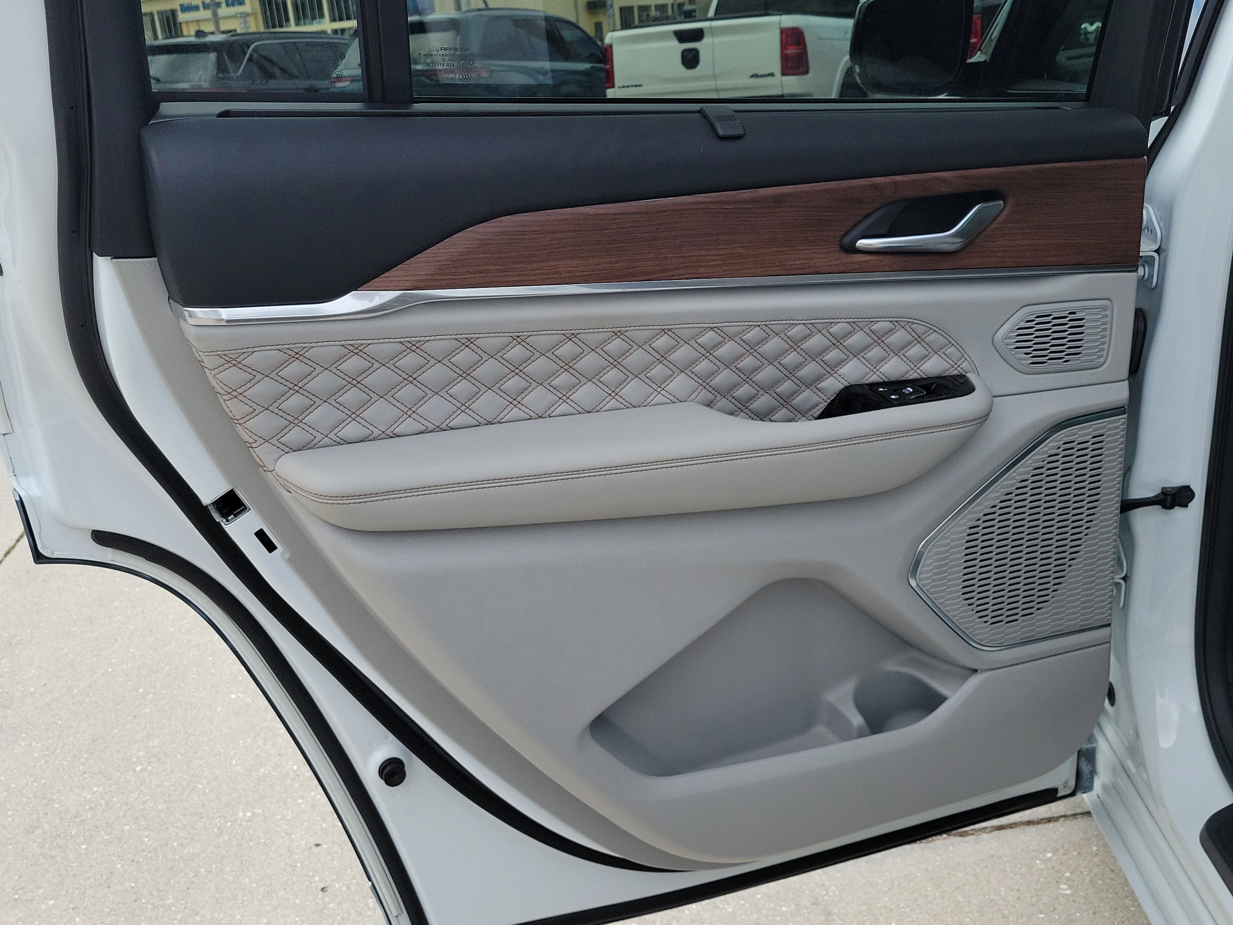 Used 2023 Bright White Clearcoat Jeep Summit image 13