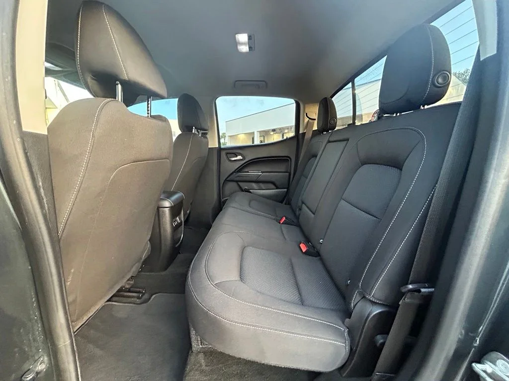 Used 2018 Graphite Metallic Chevrolet LT image 31