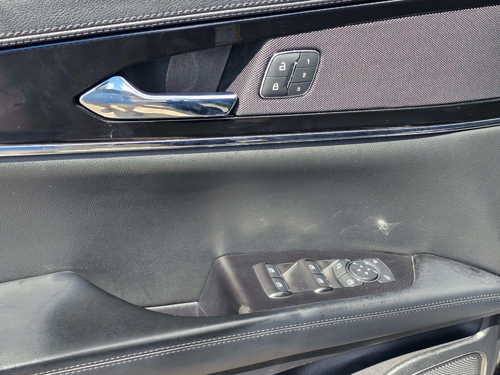 Used 2022  Lincoln Standard image 16