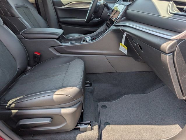New 2026 Velvet Red Pearl-Coat Exterior Paint Jeep Laredo Altitude image 29