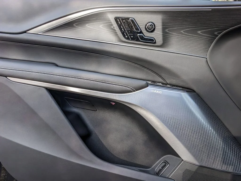 2026 Cadillac LYRIQ Premium Sport - Photo 10