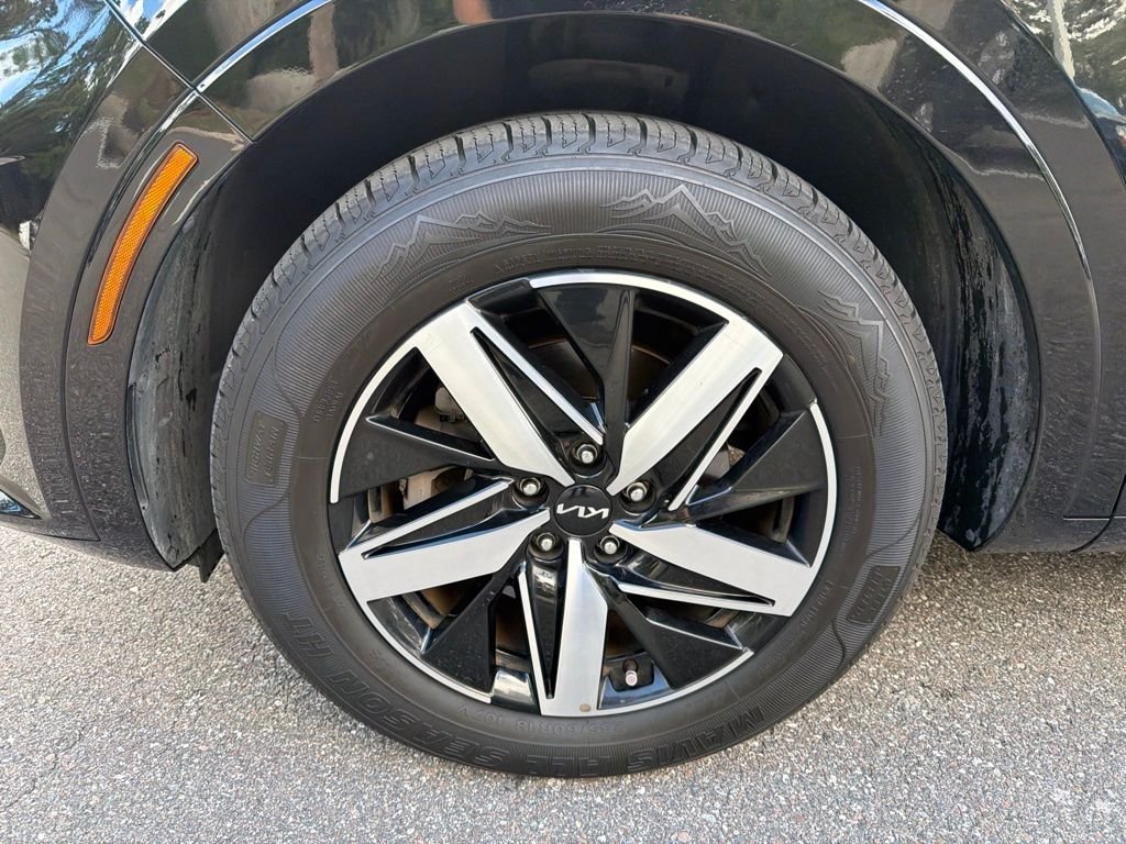 Certified Used 2023 Ebony Black Kia S image 25