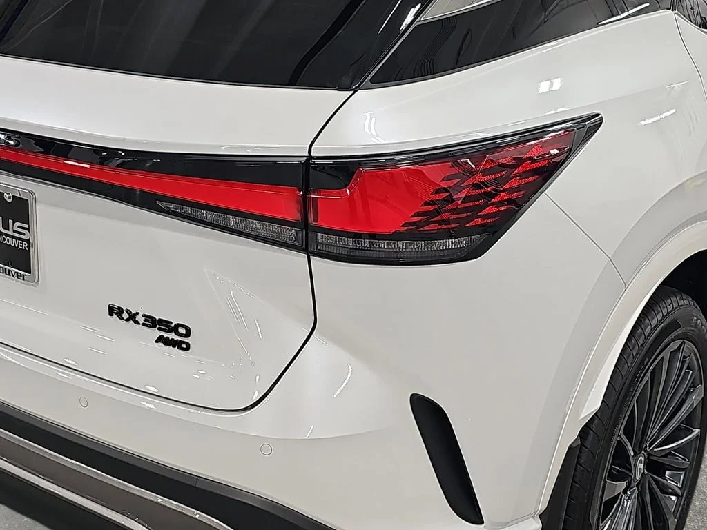 New 2026 Eminent White Pearl Lexus PREMIUM image 31