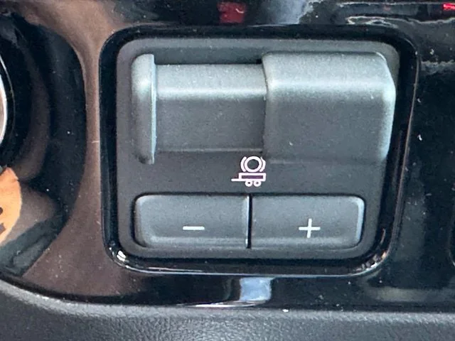 New 2026 Onyx Black GMC Elevation image 40