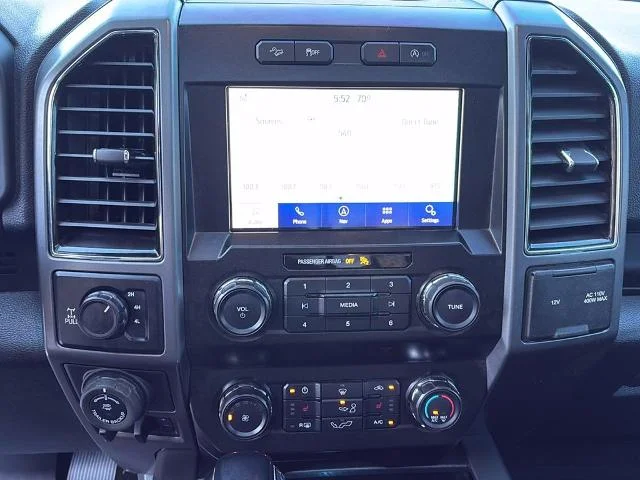Certified Used 2020 Oxford White Ford XLT image 33