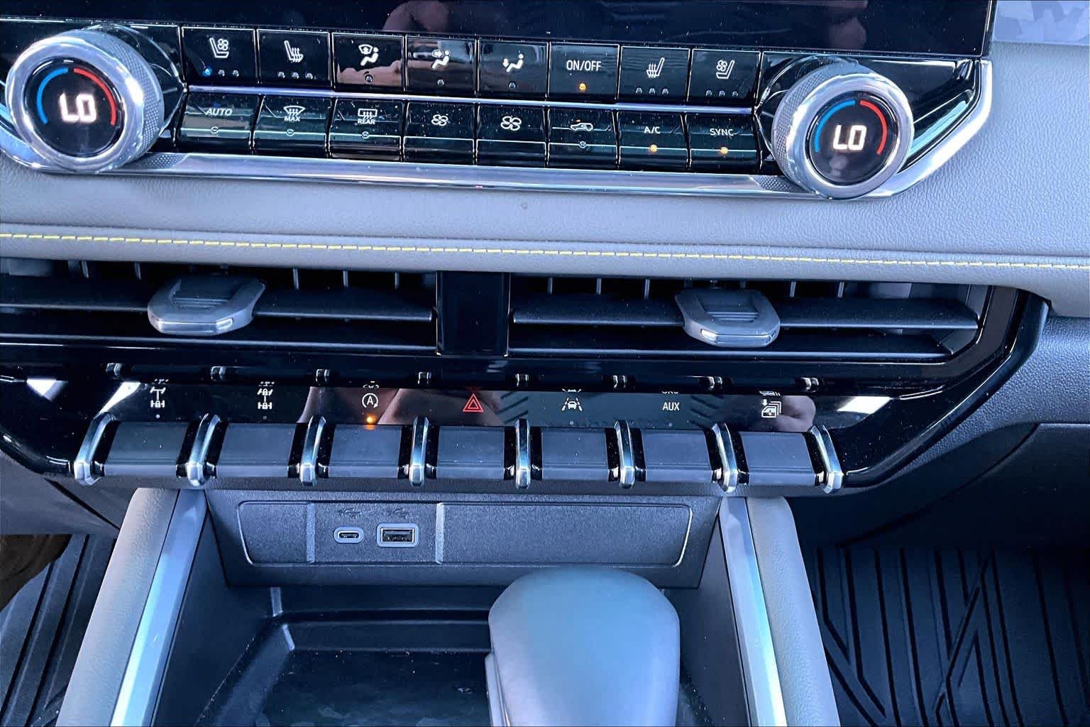 2025 Chevrolet Colorado ZR2 - Photo 32
