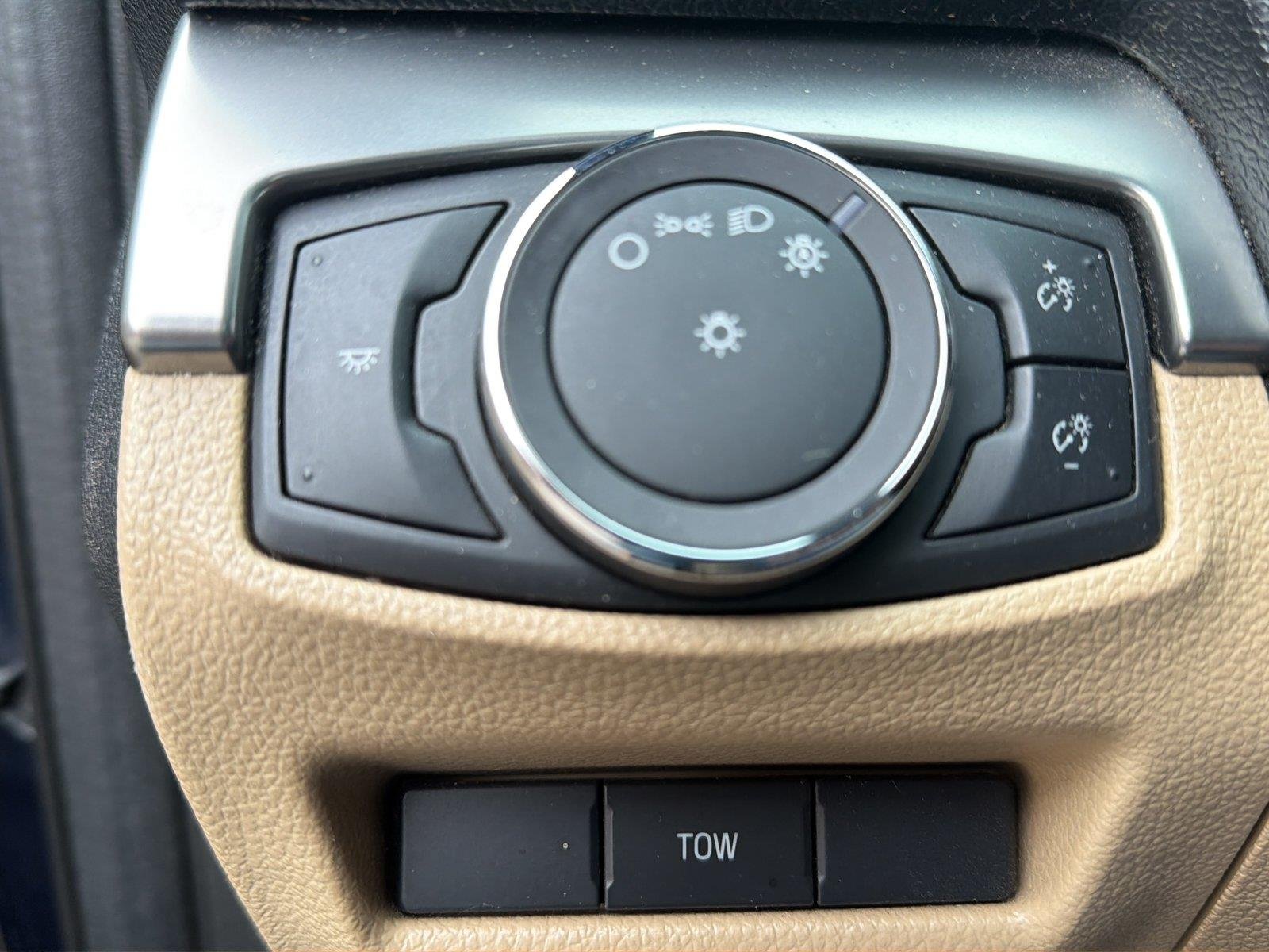 Used 2017 Blue Jeans Ford Base image 12