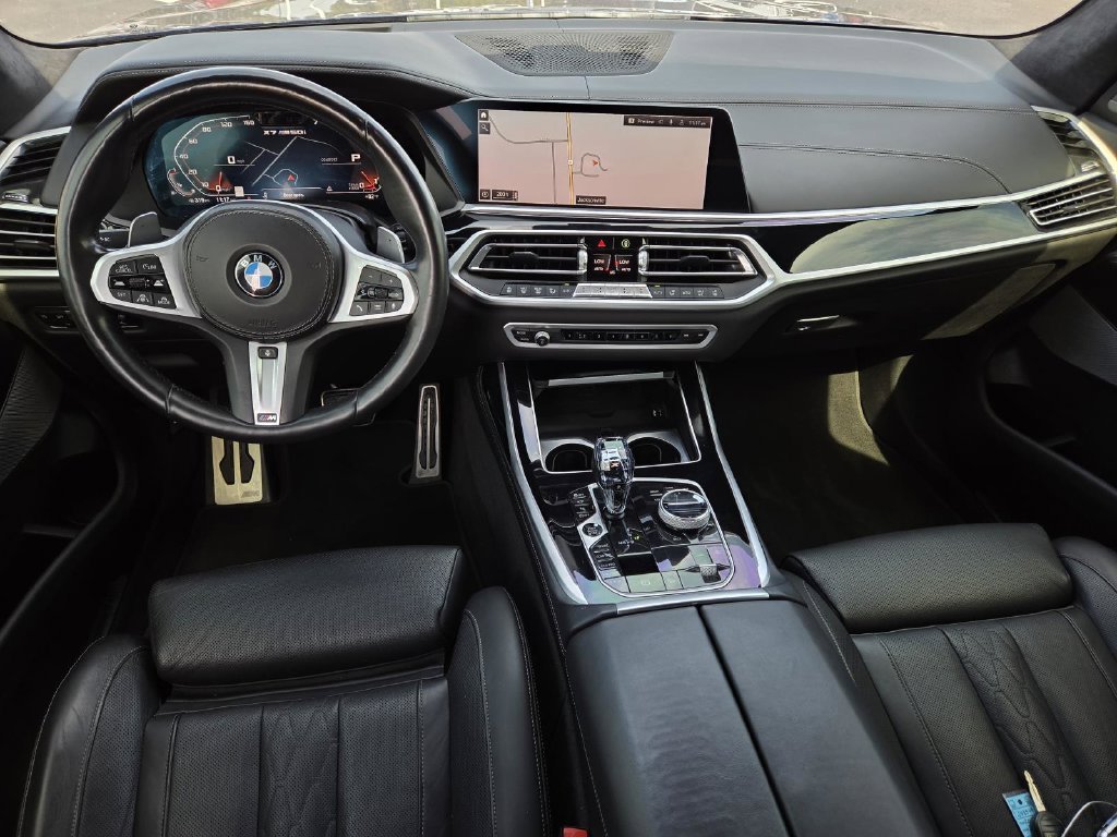 Used 2022 Tanzanite Blue II Metallic BMW M50i image 26