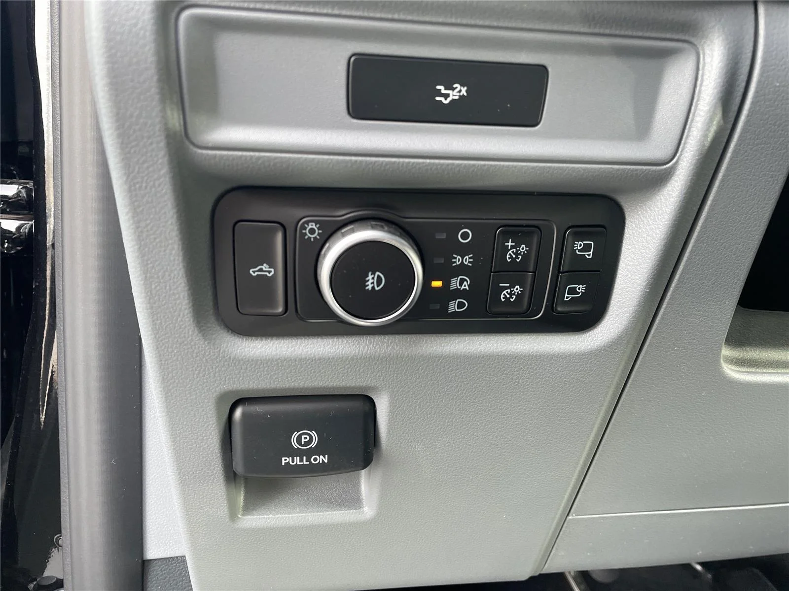 New 2026 Agate Black Metallic Ford XLT image 15