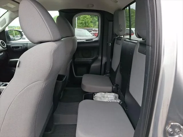 Certified Used 2017 SILVER ME Toyota  image 12