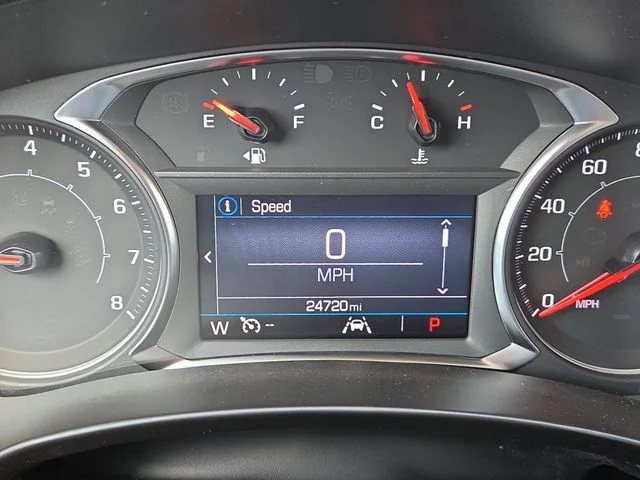 Used 2024 White GMC SLE image 25