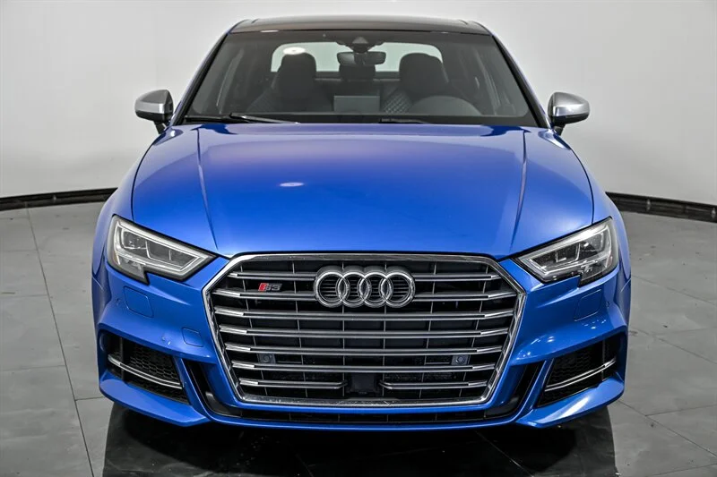 Used 2017 Ara Blue Crystal Effect Audi 2.0T quattro Prestige image 4