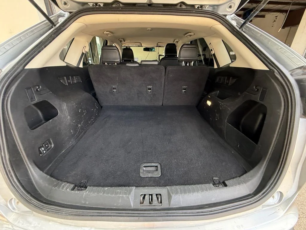 Used 2024 Silver Ford SEL image 19
