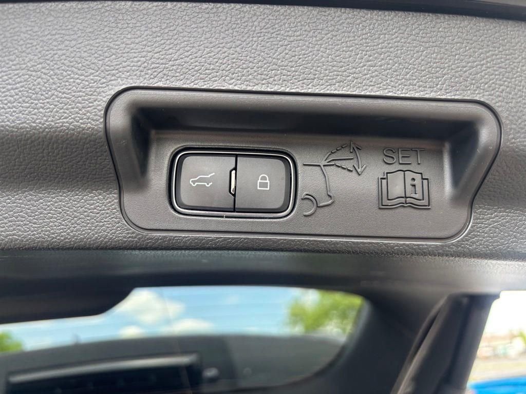 Certified Used 2022 Black Metallic Ford XLT image 58
