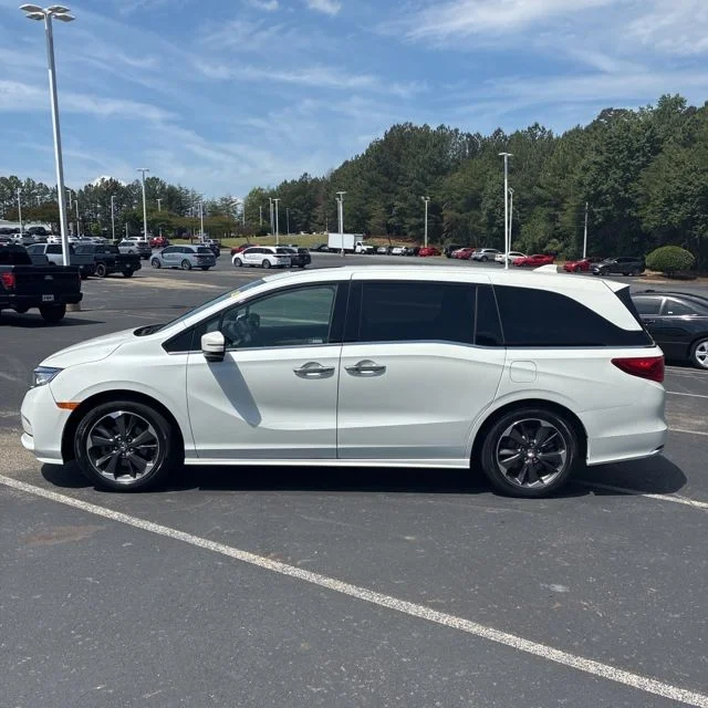 2023 Honda Odyssey Elite's photo