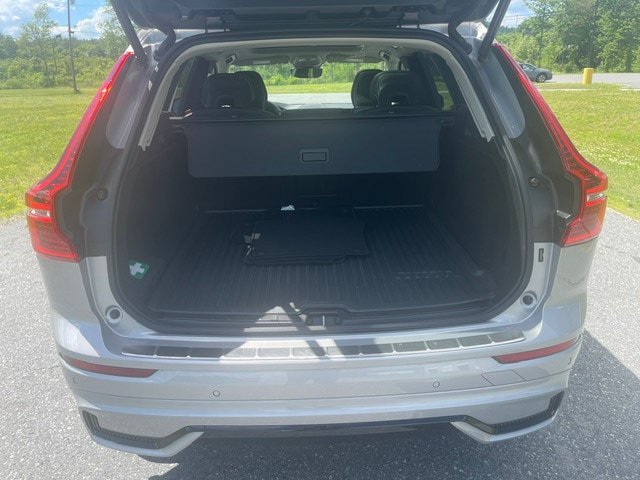 Used 2024 Silver Volvo Core Dark Theme image 16