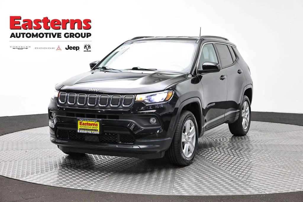 Certified Used 2022 Black Jeep Latitude image 1