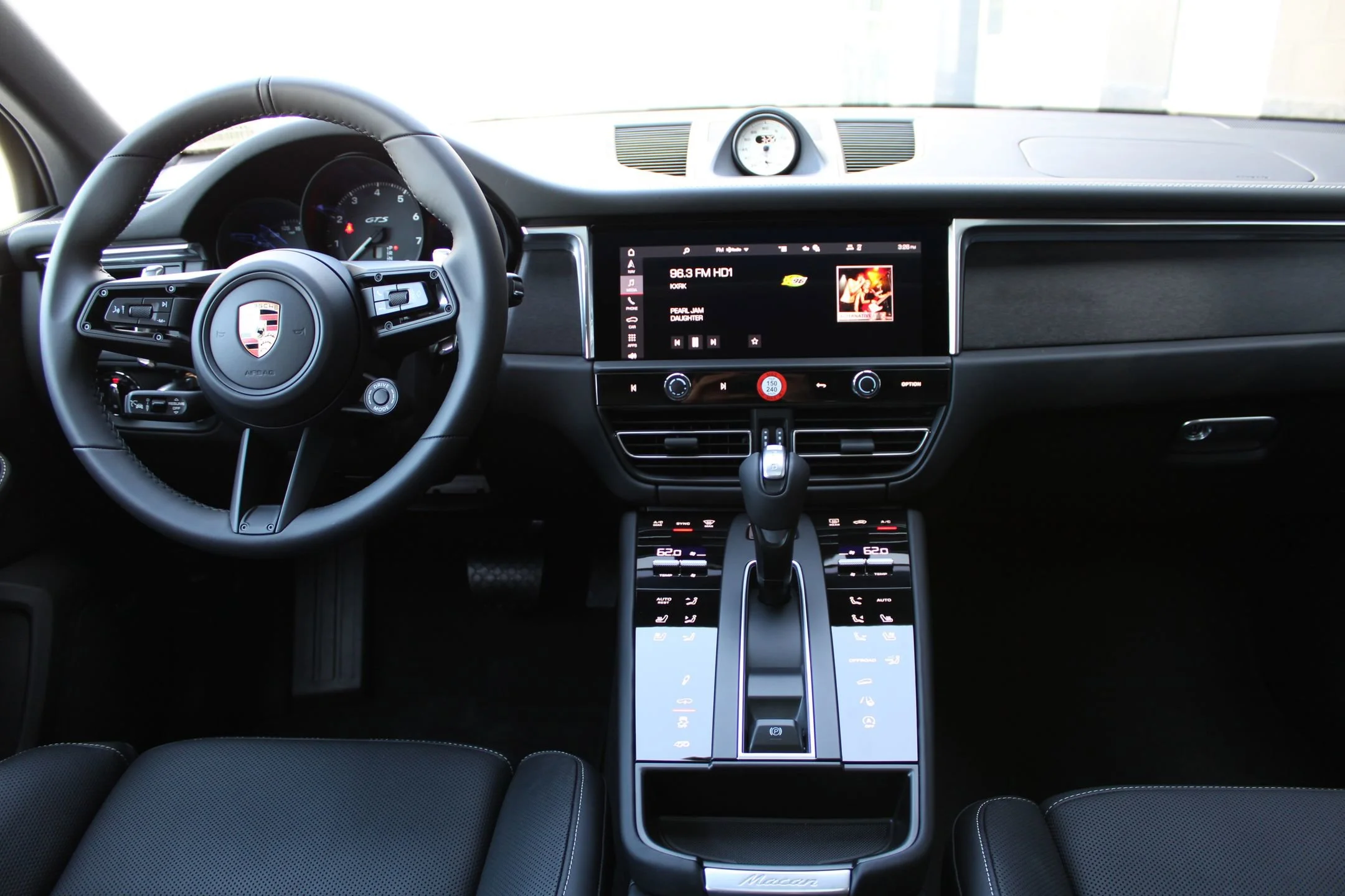 2026 Porsche Macan GTS - Photo 22