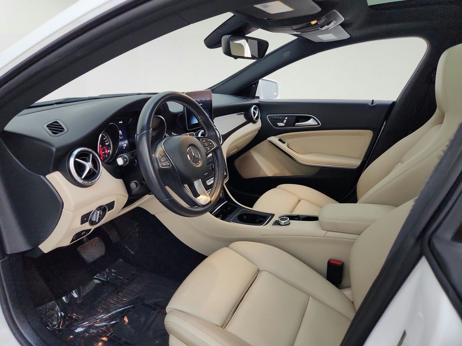 Used 2019 Polar White Mercedes-Benz CLA 250 image 16